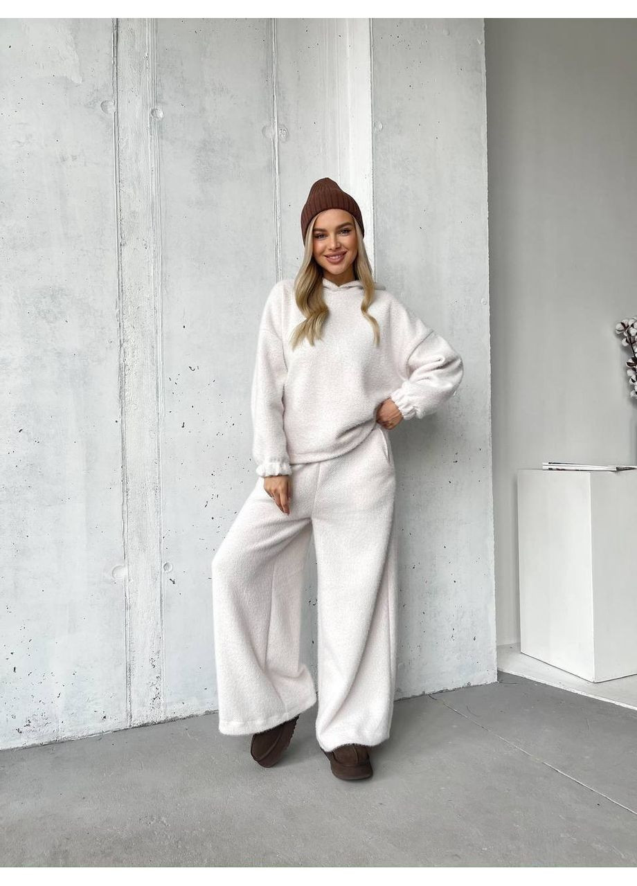 Базовый женский костюм из альпаки молочного цвета 35966 No Brand (369573679)