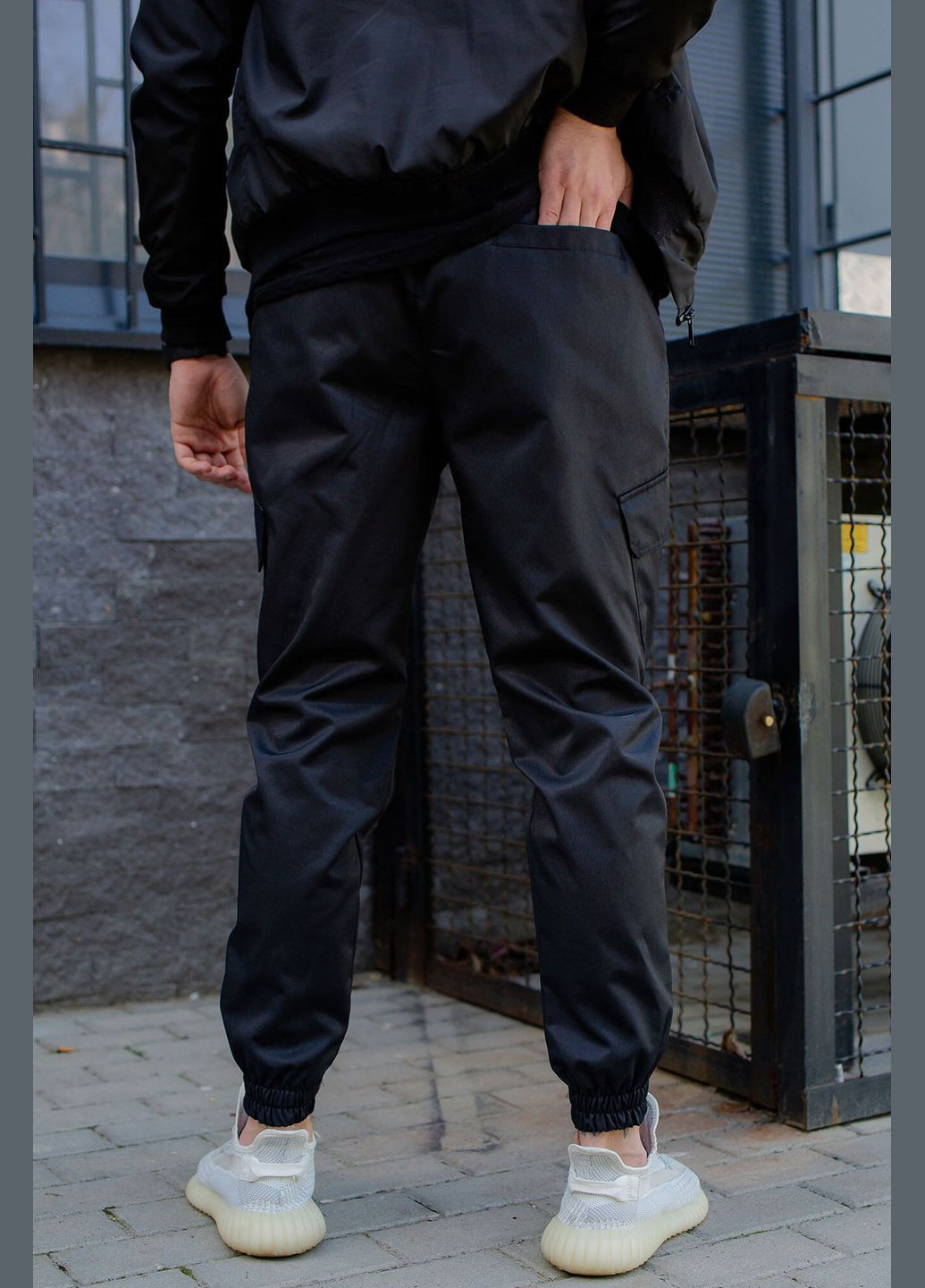 Черные спортивные демисезонные карго брюки Without