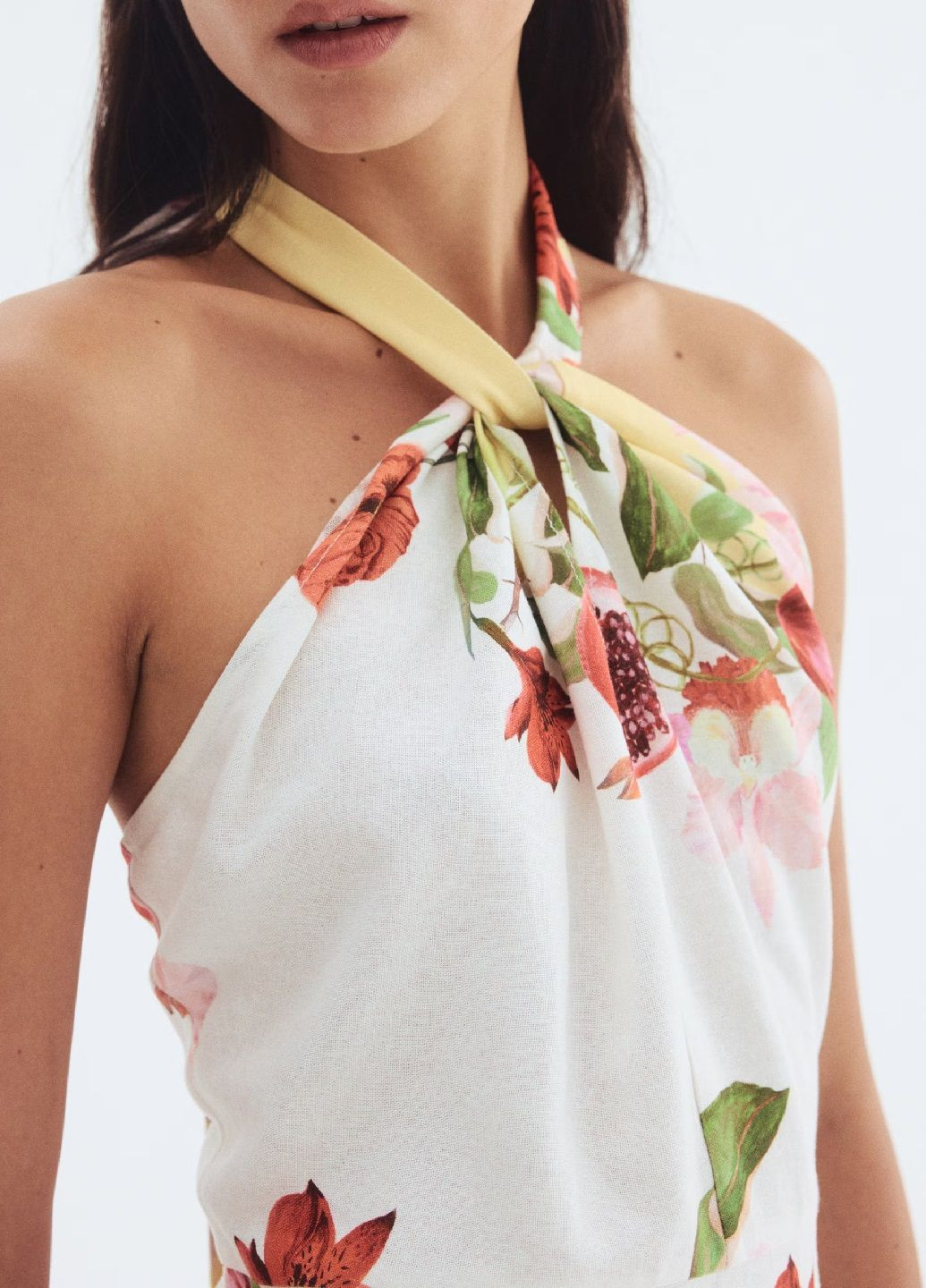 Белое кэжуал платье H&M с цветочным принтом