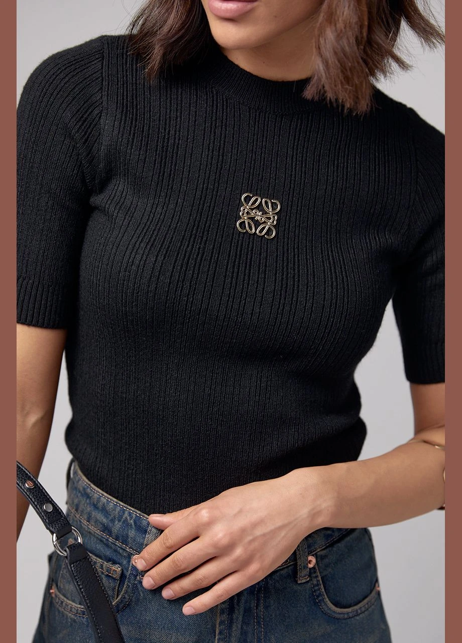 Фактурна в'язана футболка з брошкою - чорний Lurex - (282959707)