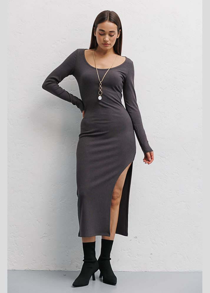Сіра трикотажне плаття міді графітове з розрізом на нозі Arjen