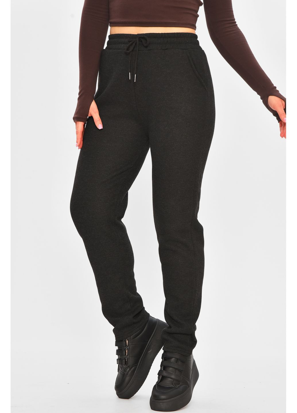 Штаны женские однотонные на искусственном меху черного цвета Let's Shop (364485068)