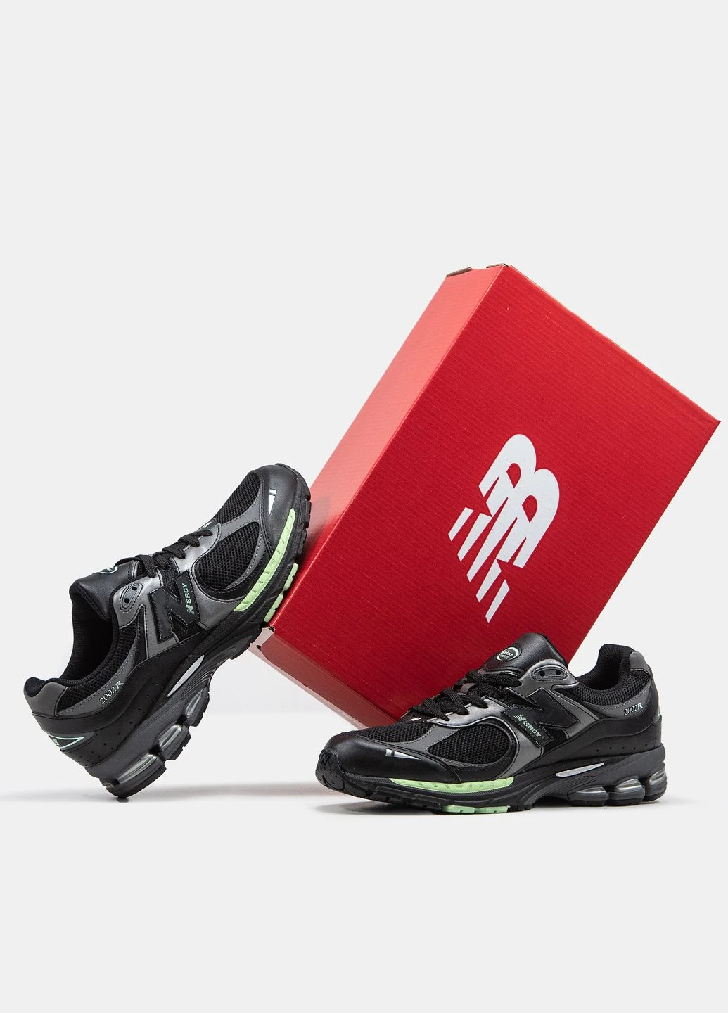 Черные демисезонные кроссовки мужские 2002r new balance black gray | нью беланс 2002r черные серые No Brand