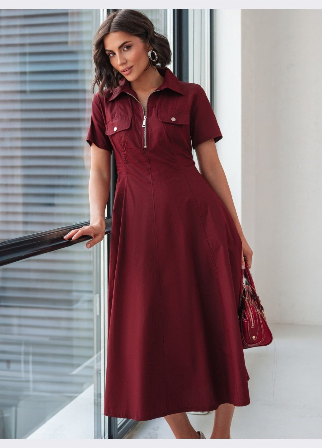 Бордовое кэжуал приталенное платье-миди бордового цвета Dressa однотонное