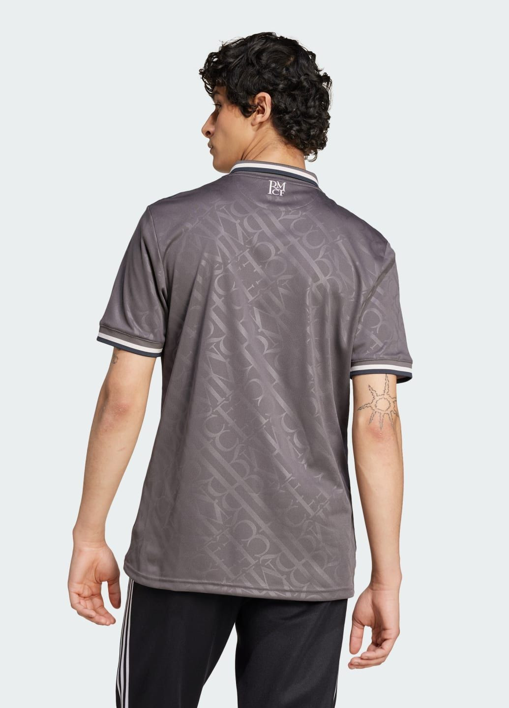 Коричневый демисезонный спортивный лонгслив adidas с логотипом