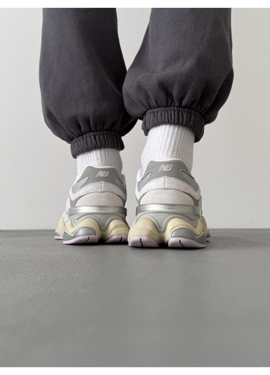 Розовые демисезонные кроссовки мужские new balance 9060 grey beige pink нью беланс 9060 No Brand