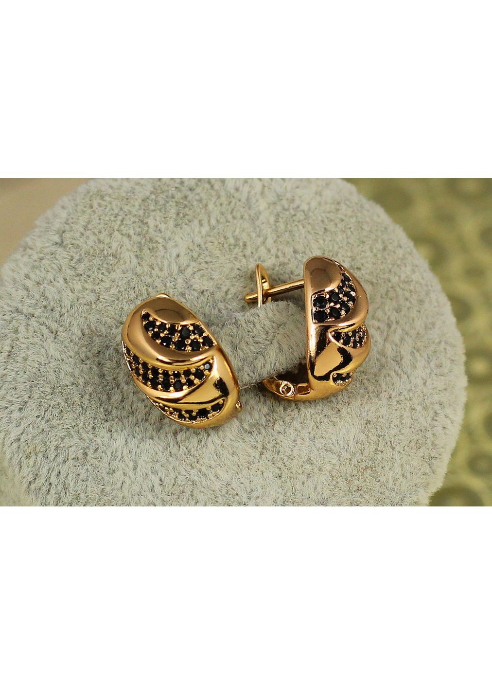 Серьги Гриф с черными камнями в ободке 1,6 см золотистые love-shopping Xuping Jewelry (354661722)