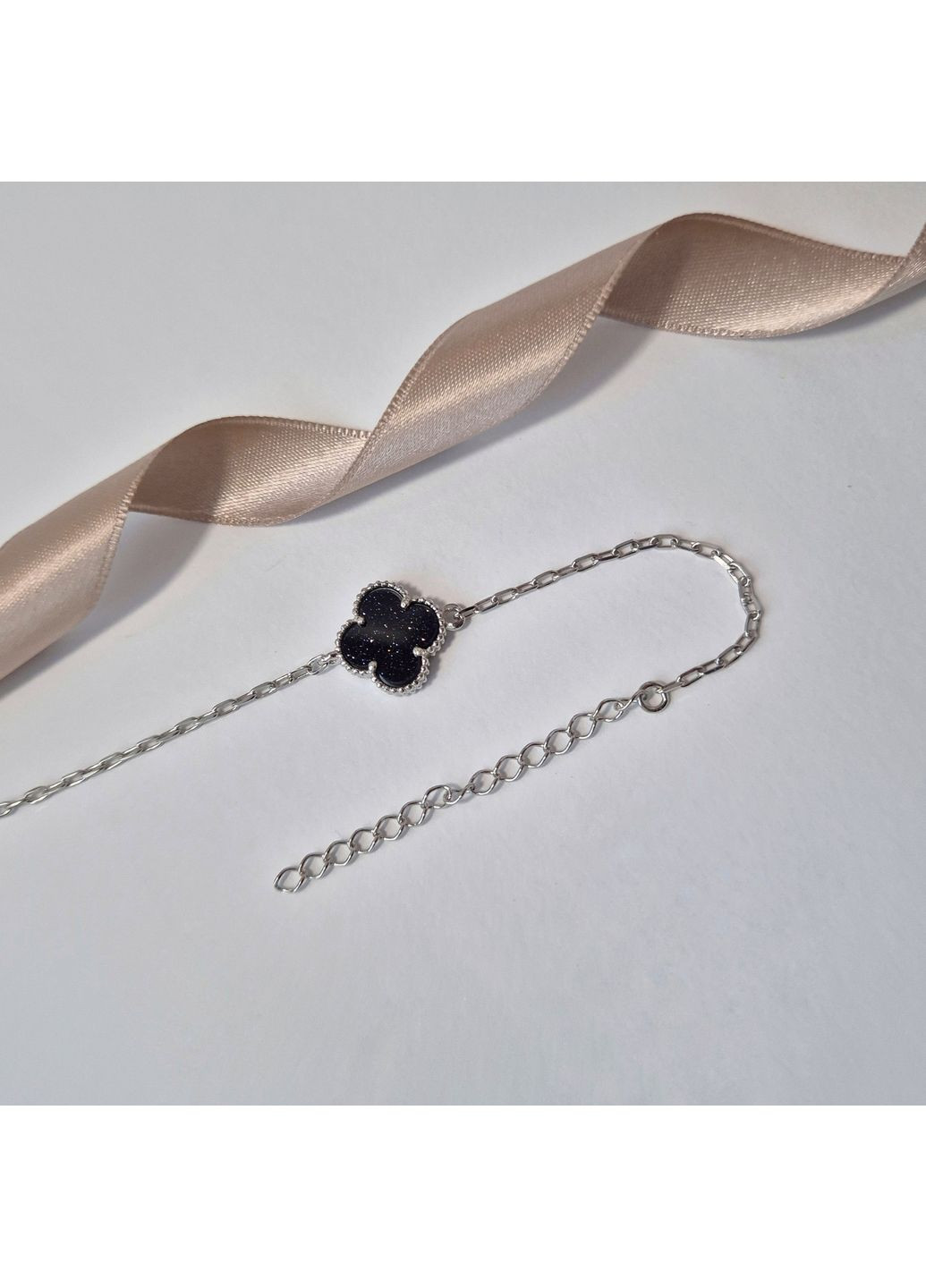 Срібний браслет Квітка з Авантюрином Срібло 925 проби Родованное 4949м 2.83г Nobrand (369974975)