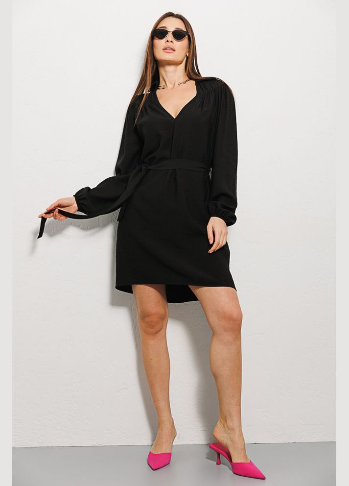 Чорна коротка сукня з довгими рукавами Arjen