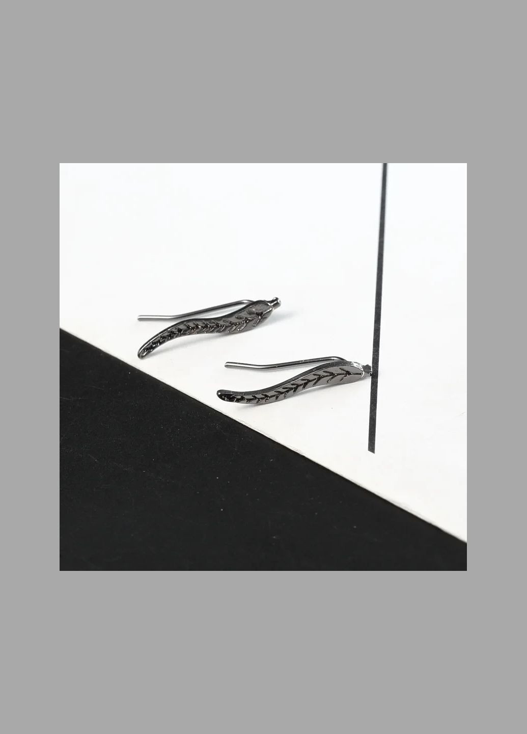 Сережки перо Гілочка протяжки чорні листя No Brand (336947938)