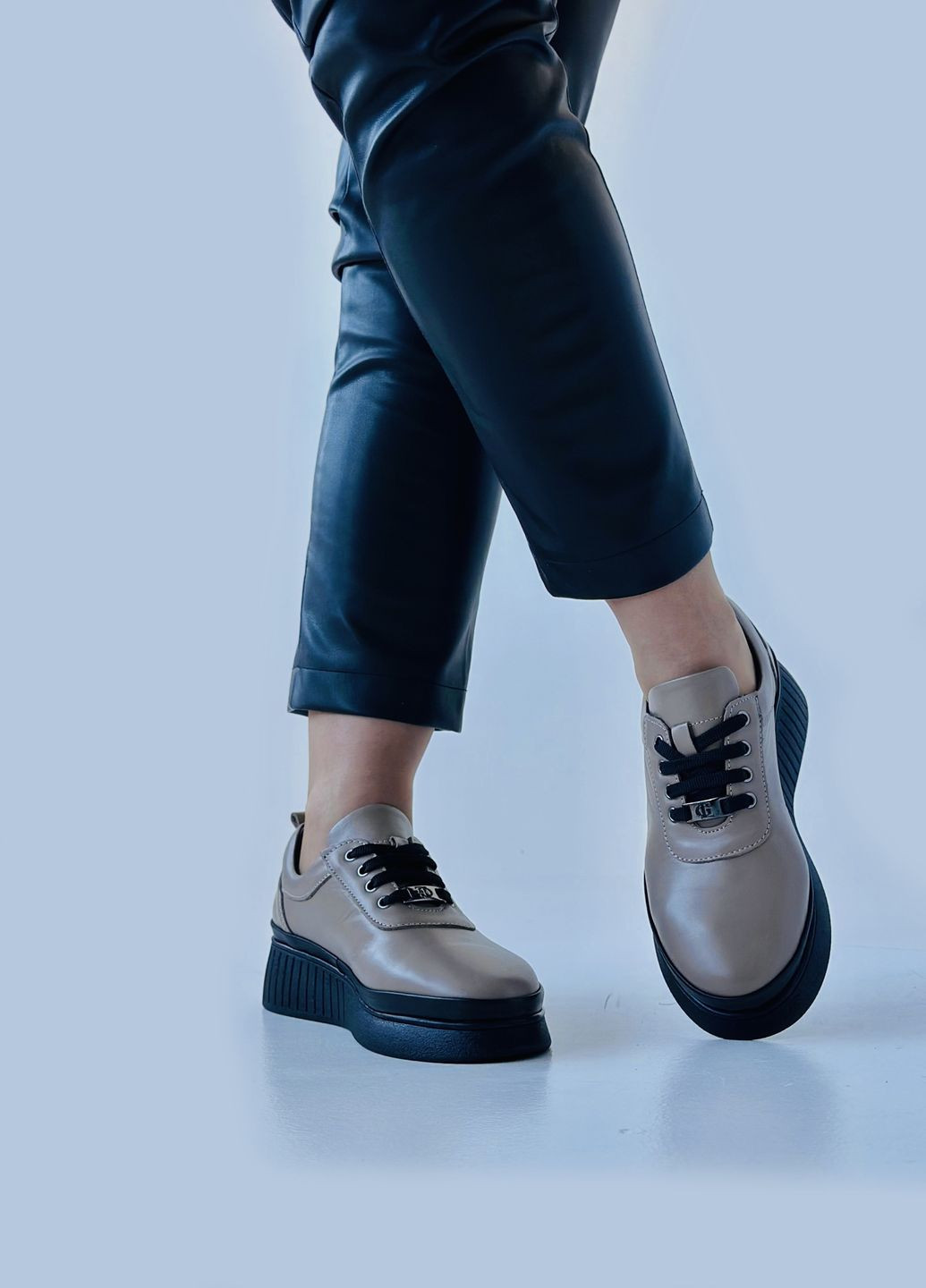 Christian YuMa Сліпони бежевий з натуральна шкіра, туреччина — демісезон (288049582)