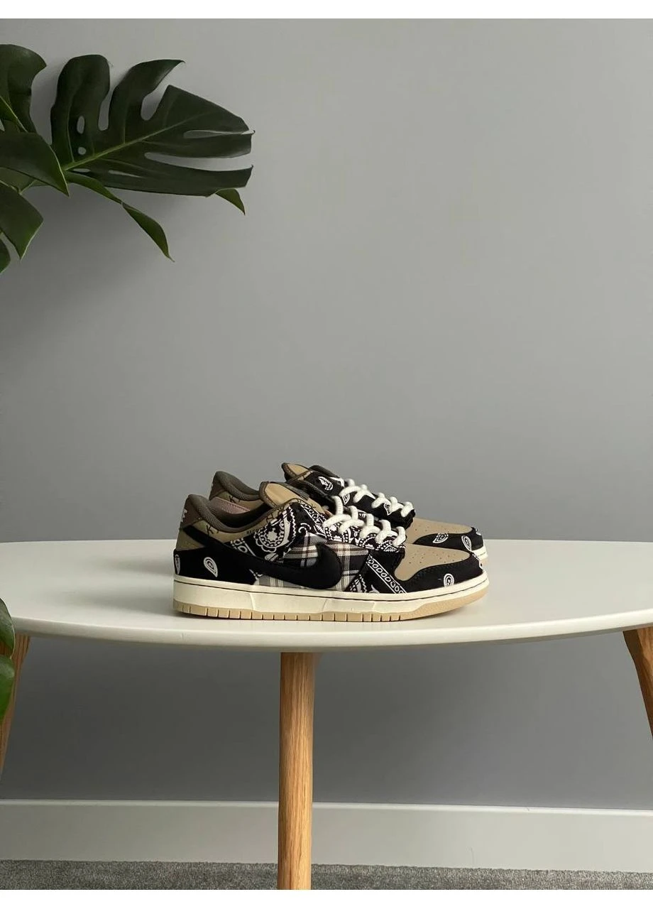 Коричневые демисезонные кроссовки мужские и женские nike sb dunk low x travis scott cactus jack | найк сб данк низкие коричневые No Brand