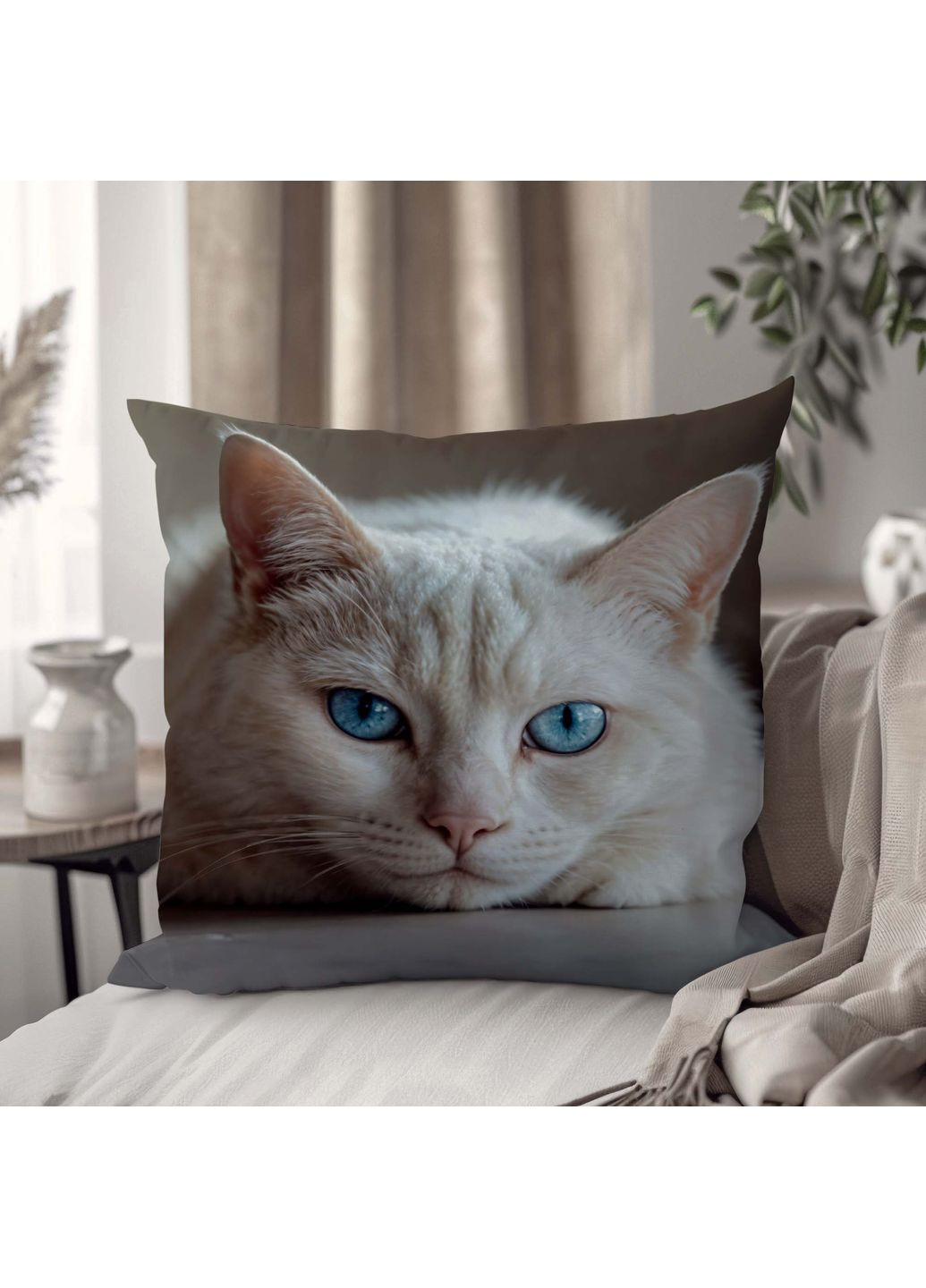 Декоративная подушка "Белый кот с голубыми глазами", 33×33 см, 3D принт / 1308133UA WONKEY (359448065)