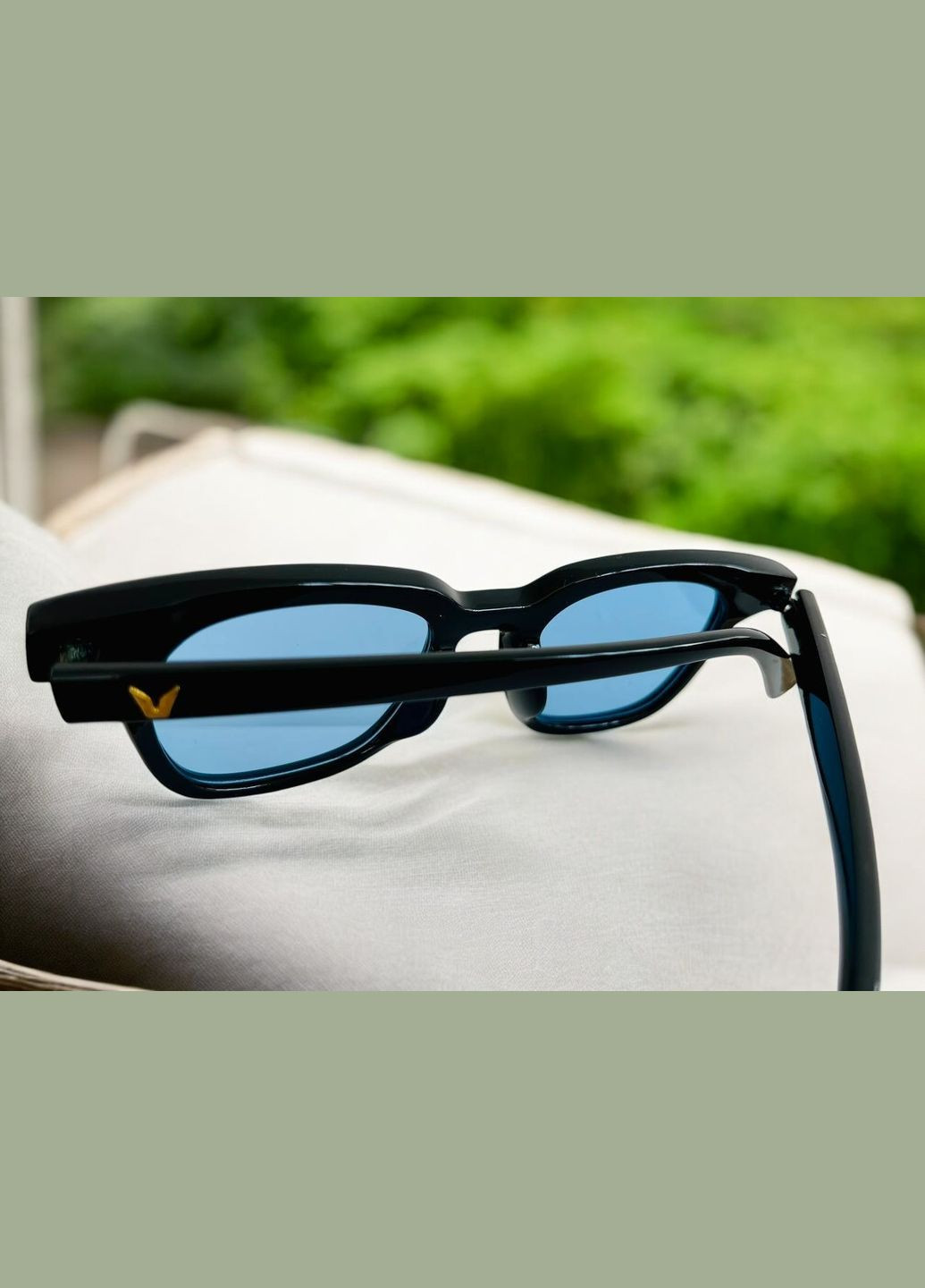 Сонцезахисні окуляри жіночі чорні з синіми лінзами Wayfarer пластикові No Brand (328262705)