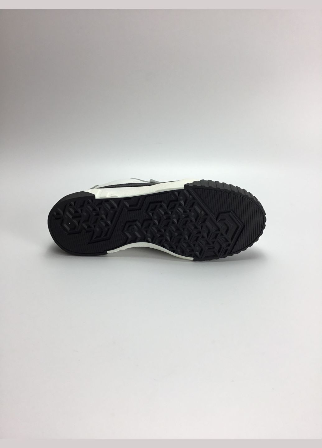 Білі жіночі кросівки Levons