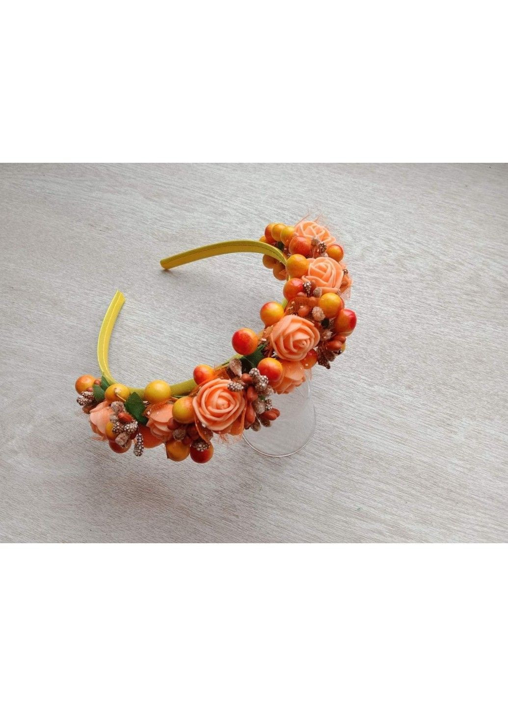 Вінок для волосся / віночок на голову з помаранчевими трояндами та ягідками, обруч No Brand (338863074)