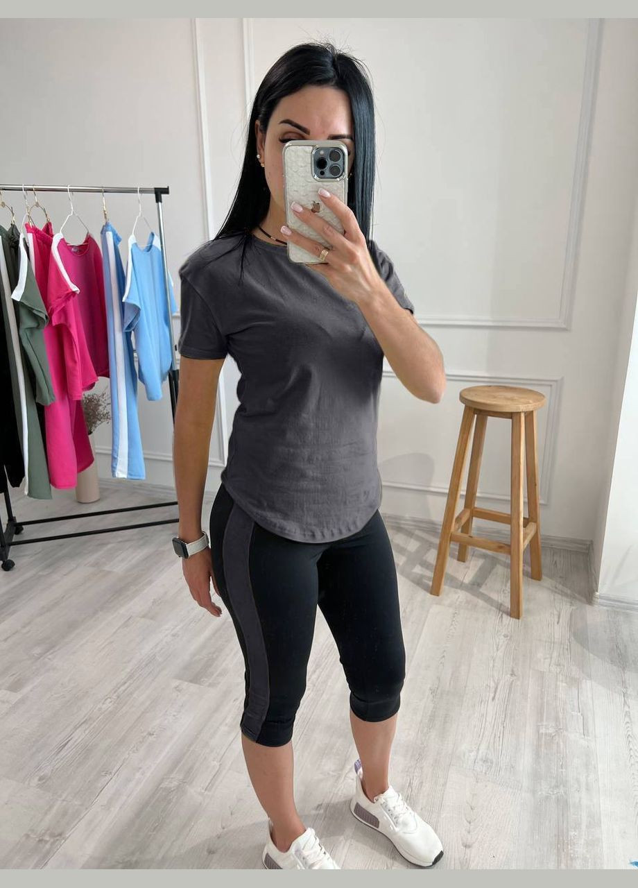 Жіночий спортивний костюм - капрі та футболка Україна (331022684)