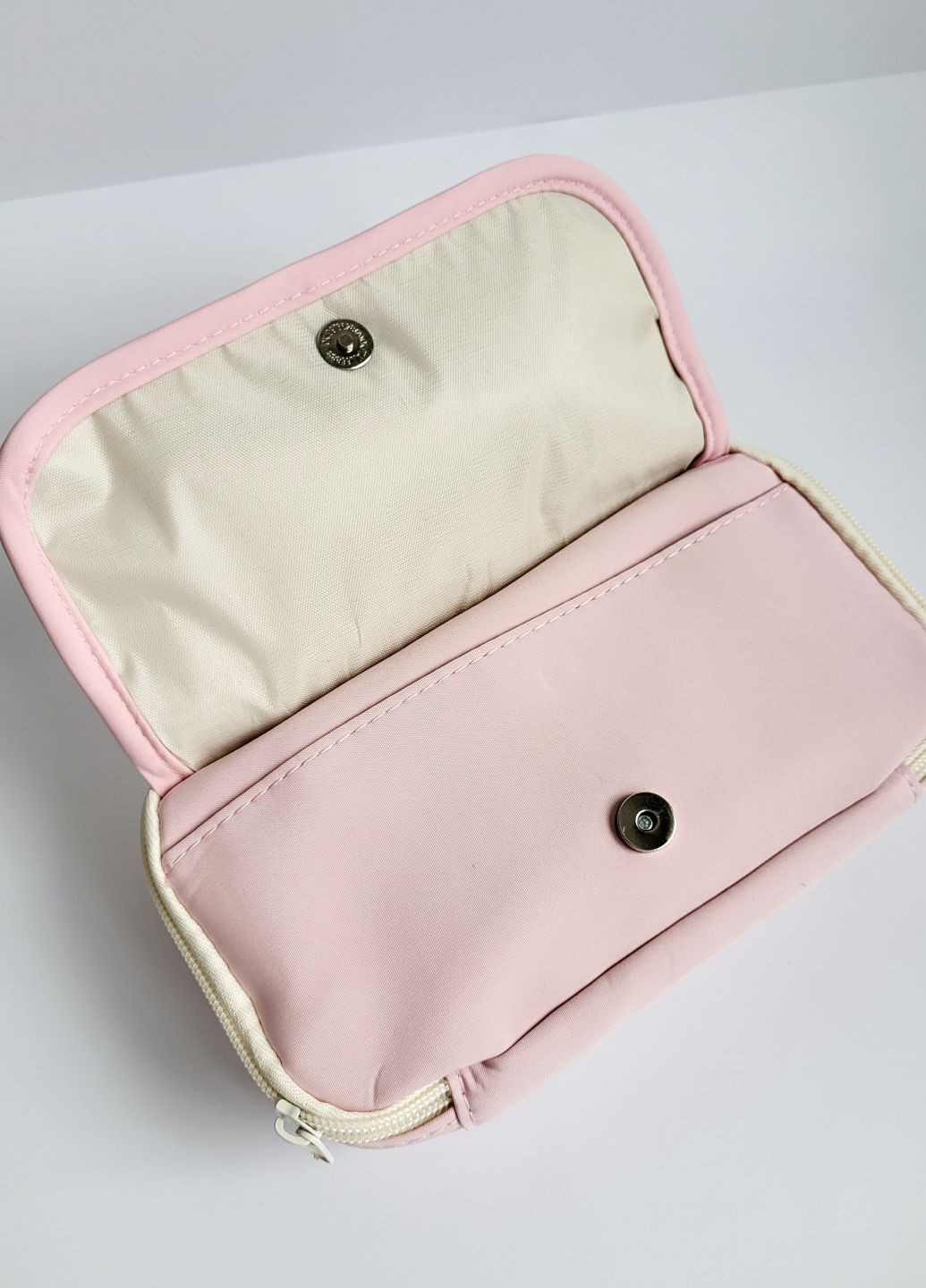 Мультифункціональний шкільний пенал із 9 відділеннями з пластиковим та плюшевим брелоком зайчик рожевий Rabbit No Brand (319617090)