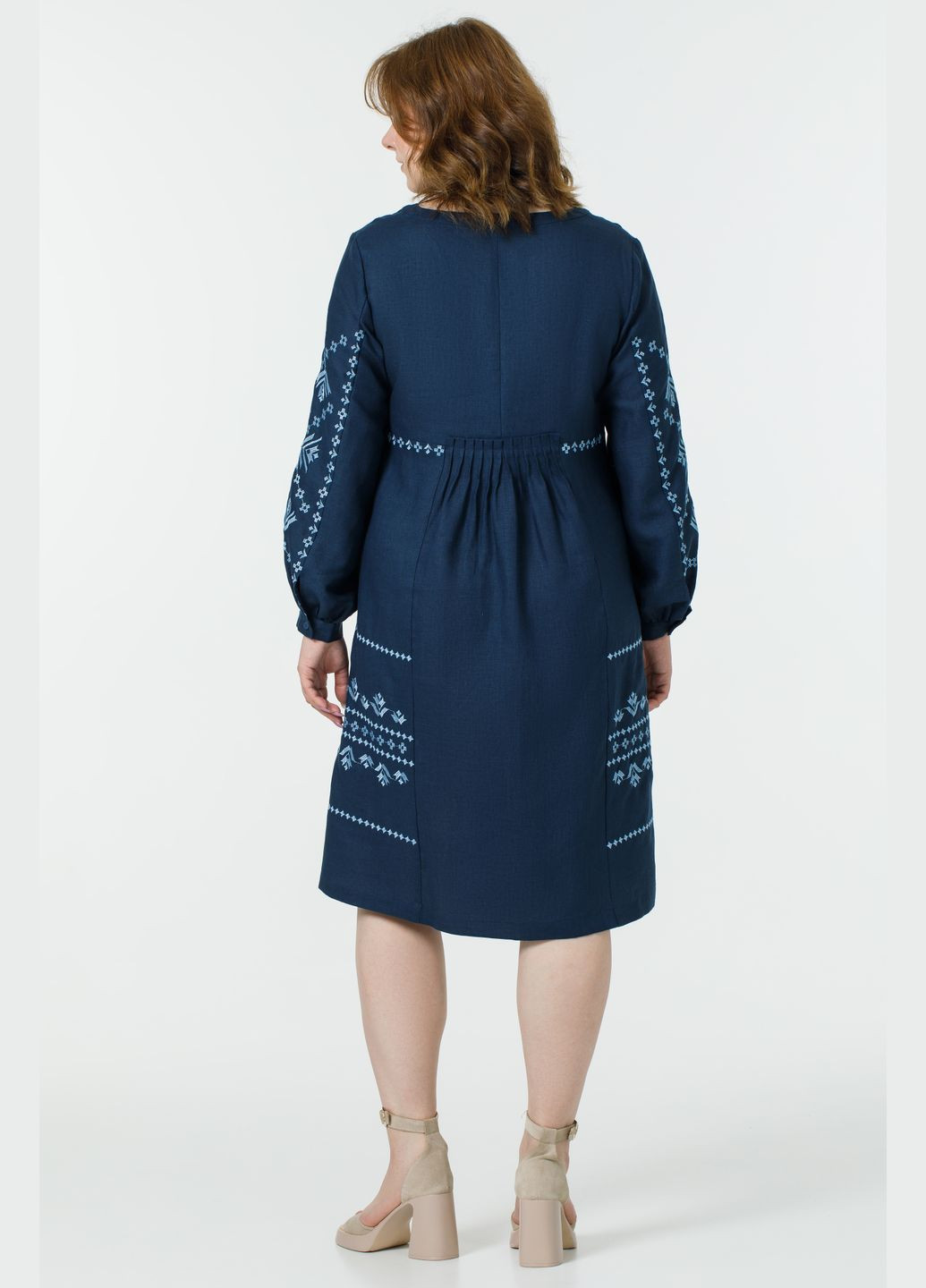 Синя жіноча вишита сукня з льону з довгим рукавом та геометричним орнаментом краля, plus size., р., код 0467/48/688 ГАЛЕРЕЯ ЛЬОНУ