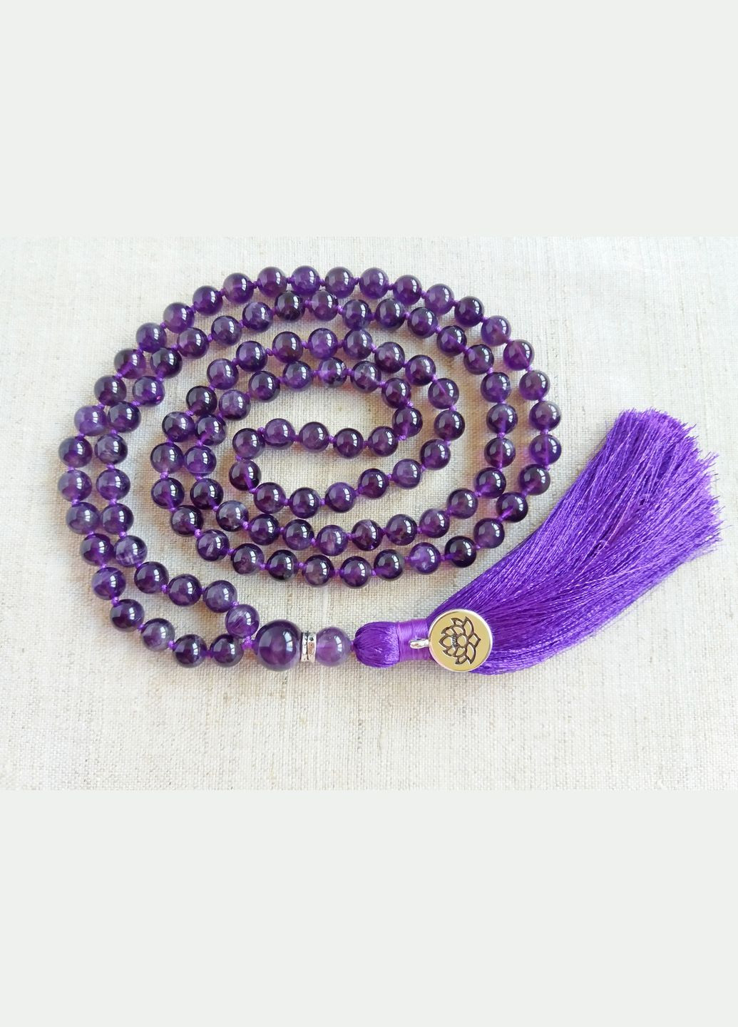 Четки из Аметиста 108 бусин с узлами d 8мм No Brand (336950752)