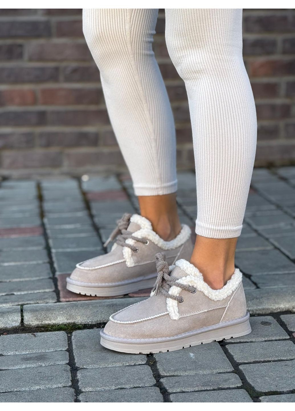 Зимние женские ботинки светло-серые натуральная замша на меху теплые замшевые лоферы No Brand
