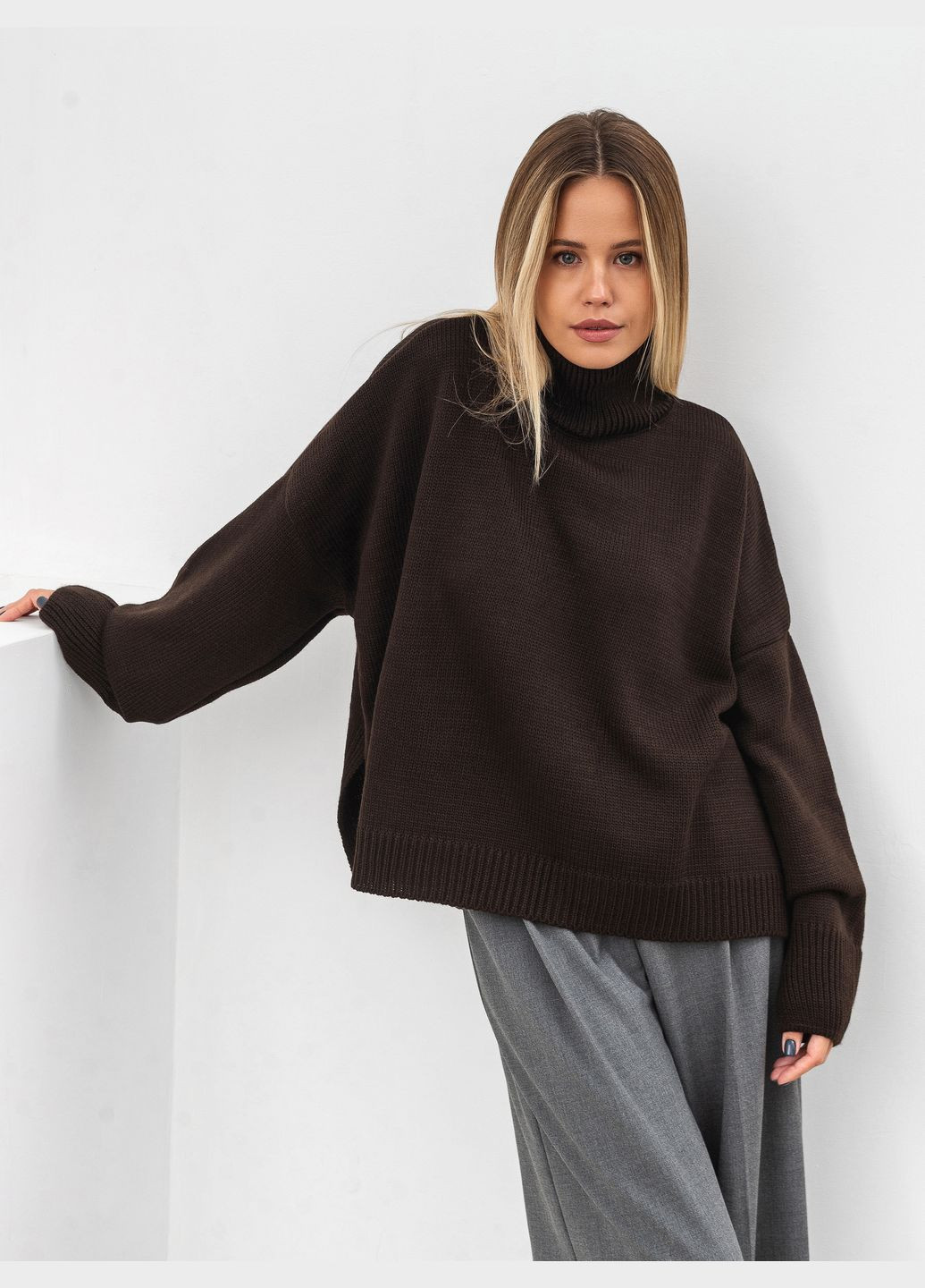 Коричневий зимовий светр Romashka Англія