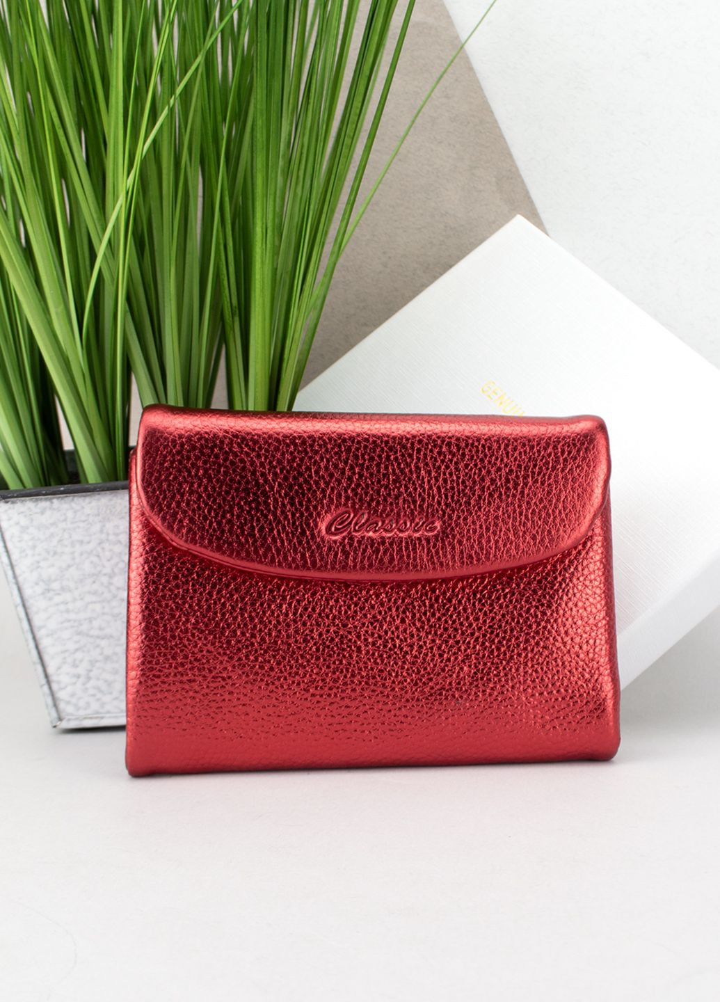 Кошелек женский красный 2301-9929M кожаный перламутровый на магните Classic (300914710)