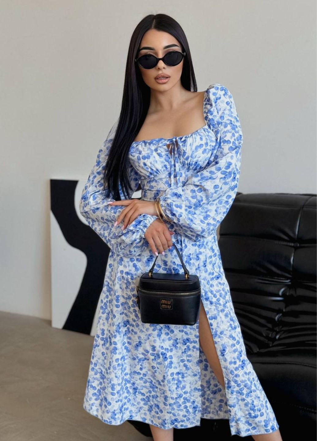 Синее повседневный изысканное легкое летнее платье меди с длинными рукавами фонарик и шнуровкой на спине. Allthings с цветочным принтом