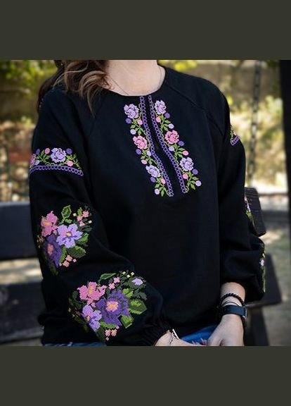 Чорна жіноча вишиванка з синьо-жовтим квітковим орнаментом на білому полотні, елегантна блуза з вишивкою візерунок квітковий приталена, вільна, пряма льон (324117390)