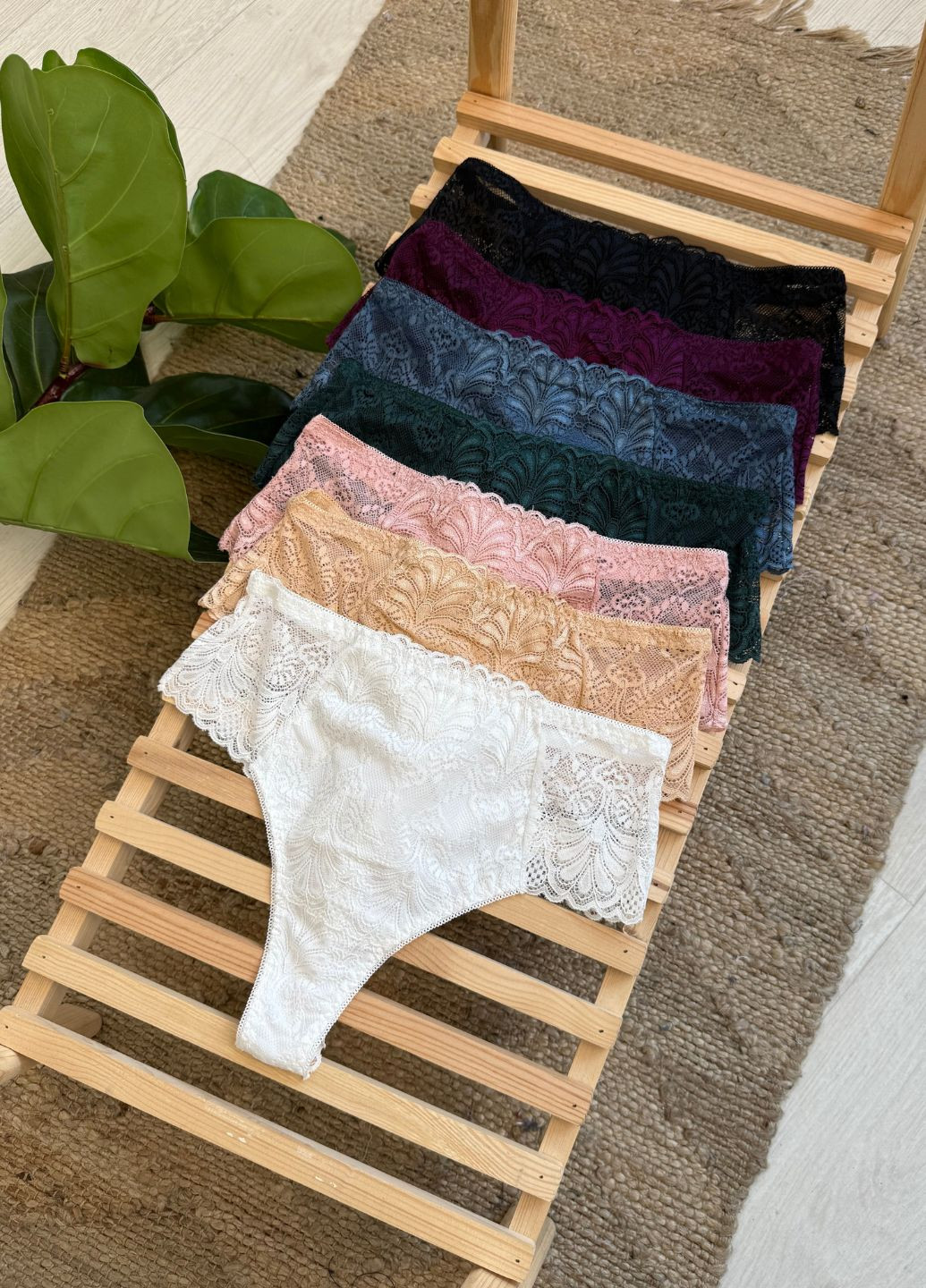 Кружевные трусики бразилианы коллекции «Ласка» VIDCHUY (366030299)