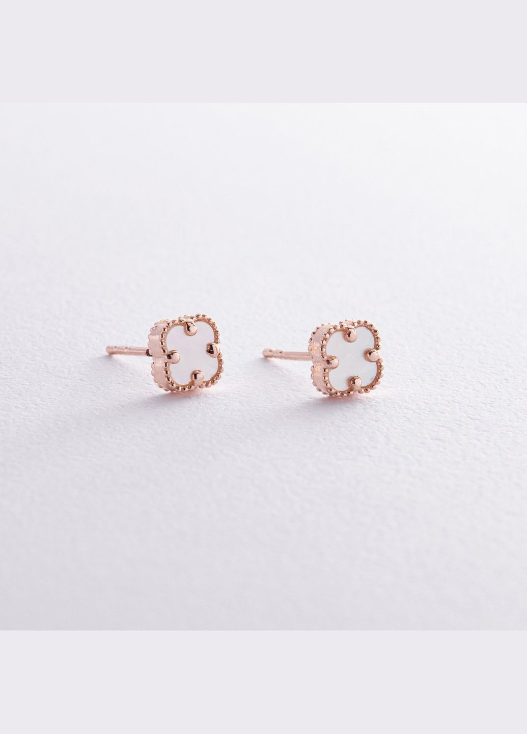 Cерьги - пусеты Клевер с перламутром mini (красное золото) с08403 Oniks (264392705)