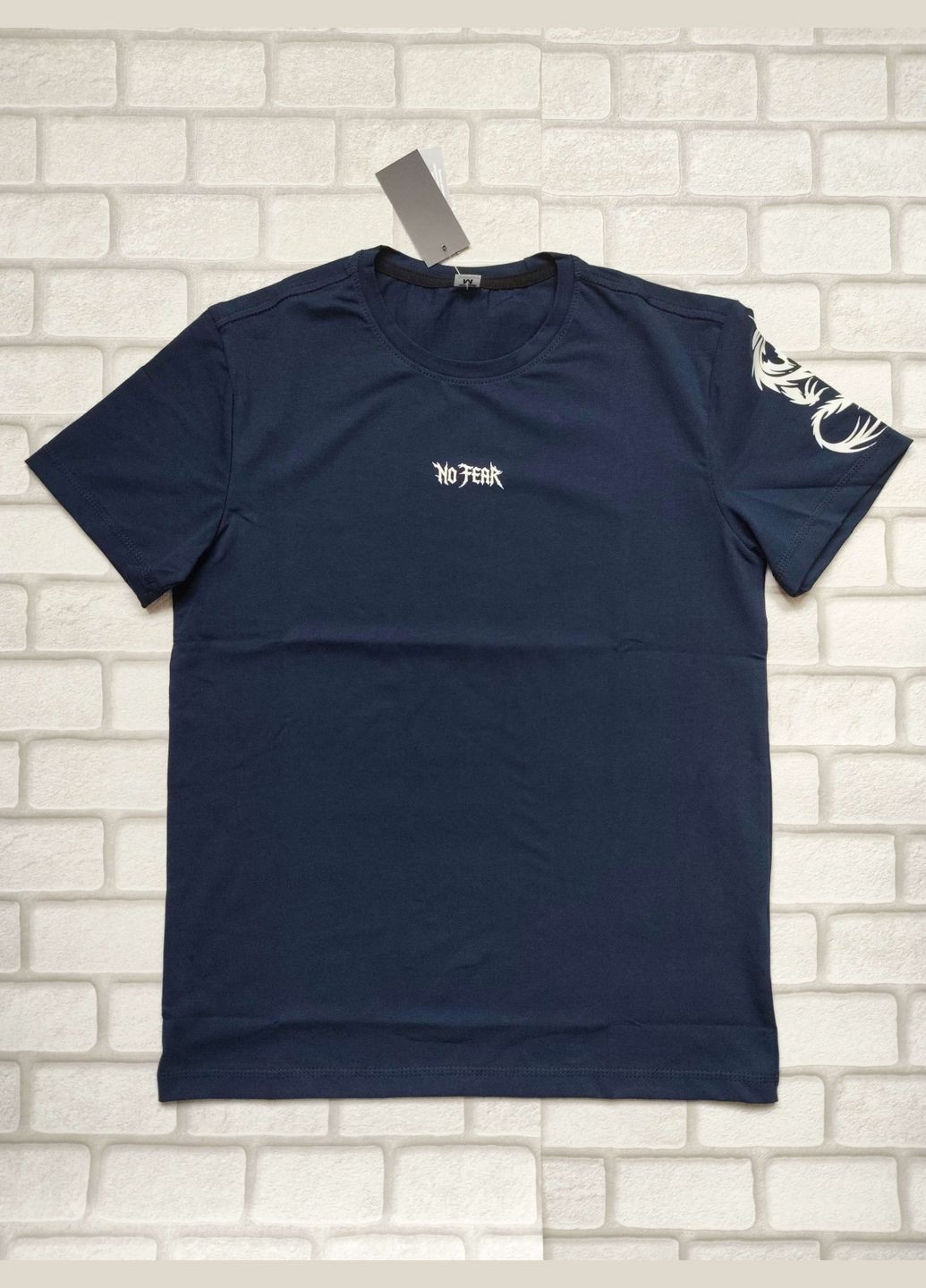 Темно-синяя мужская футболка трикотаж темно синяя рисунок светится в темноте дракон спортивная размер l с коротким рукавом FERO