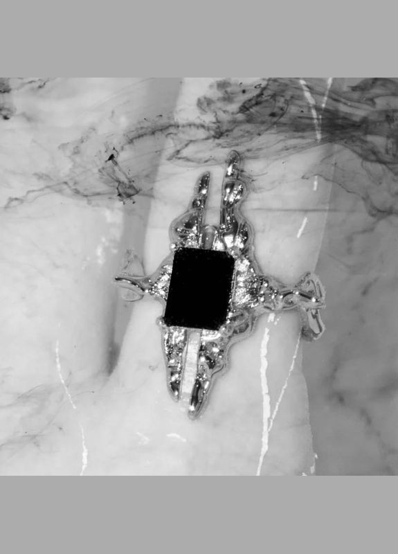 Кольцо серебряное Пространство с черным кристаллом массивное мистический dark стиль безразмерное асимметричное винтаж ретро No Brand (321970930)