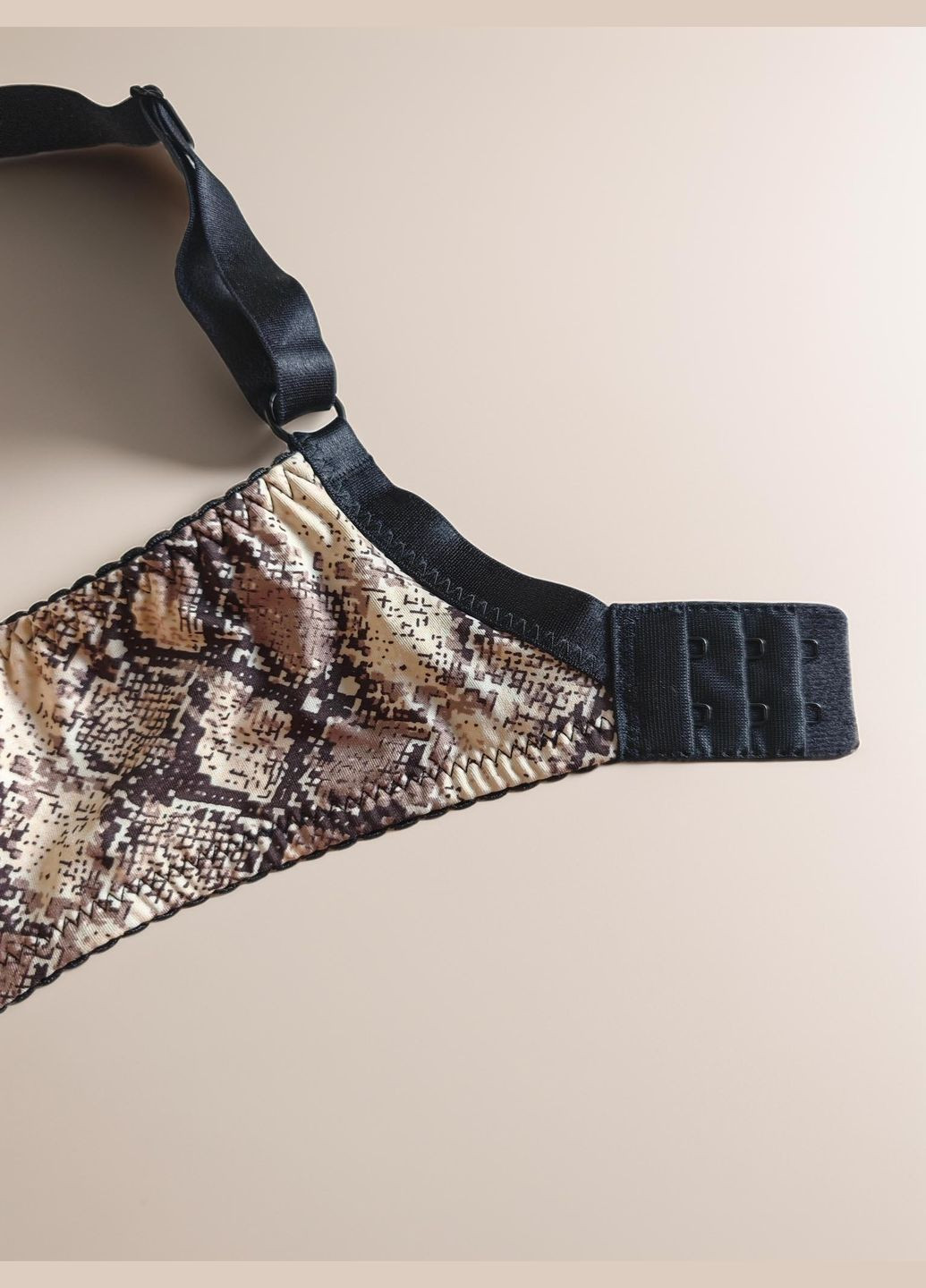 Комбінований бюстгальтер u 6572 d Acousma з кісточками нейлон, спандекс