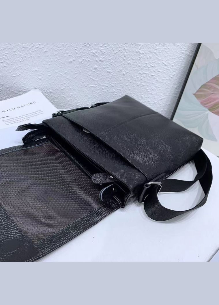 Чоловіча шкіряна сумка через плече планшет месенджер із натуральної шкіри чорна 21*23*5,5 см Tiding Bag (338373012)