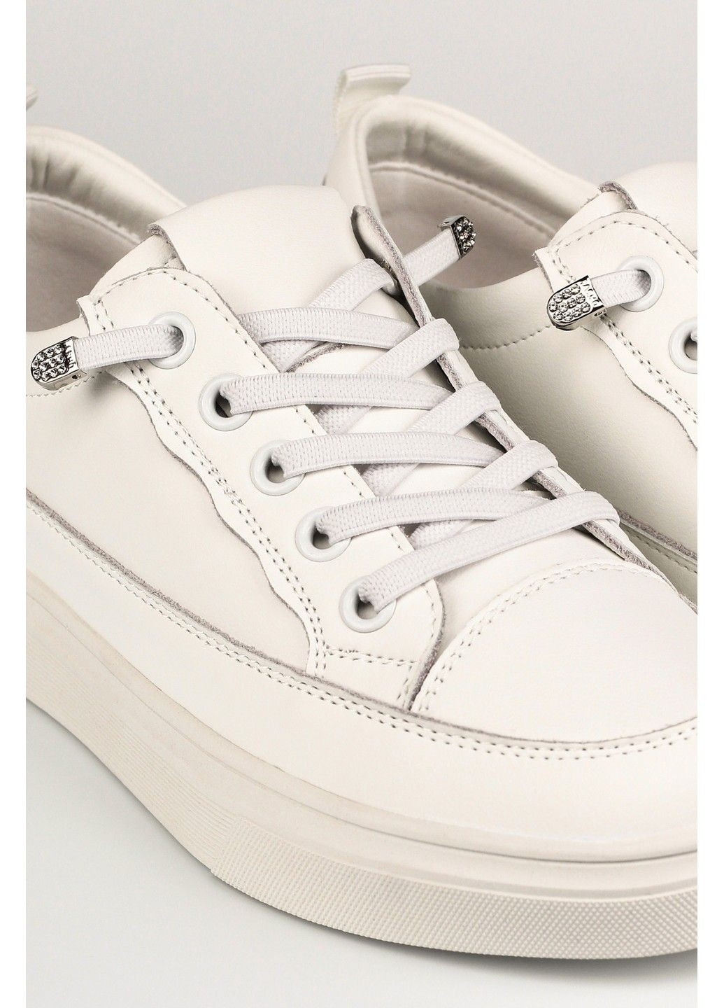 Білі осінні жіночі кросівки 1100299 Buts