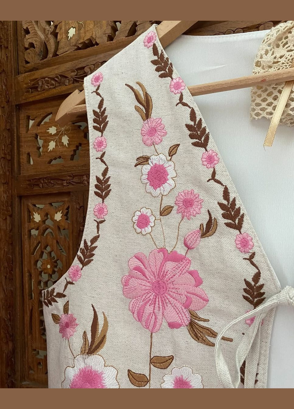 Жилетка с вышивкой на завязках "Букет" ESQ (347163969)