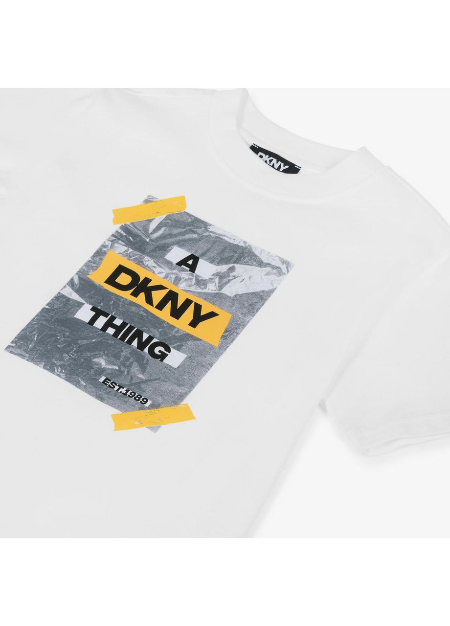 Белая демисезонная футболка DKNY