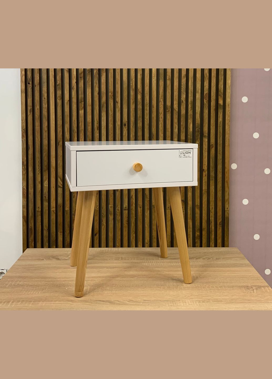 Тумба приліжкова Хьюге-4 Німфея Альба (-041001) Lion (317271117)