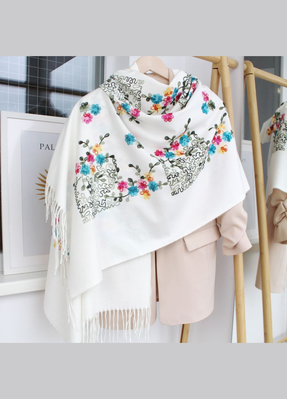 Кашемировый шарф с шелковой вышивкой "Магия природы" в молочном цвете 134004 Cashmere (325878571)