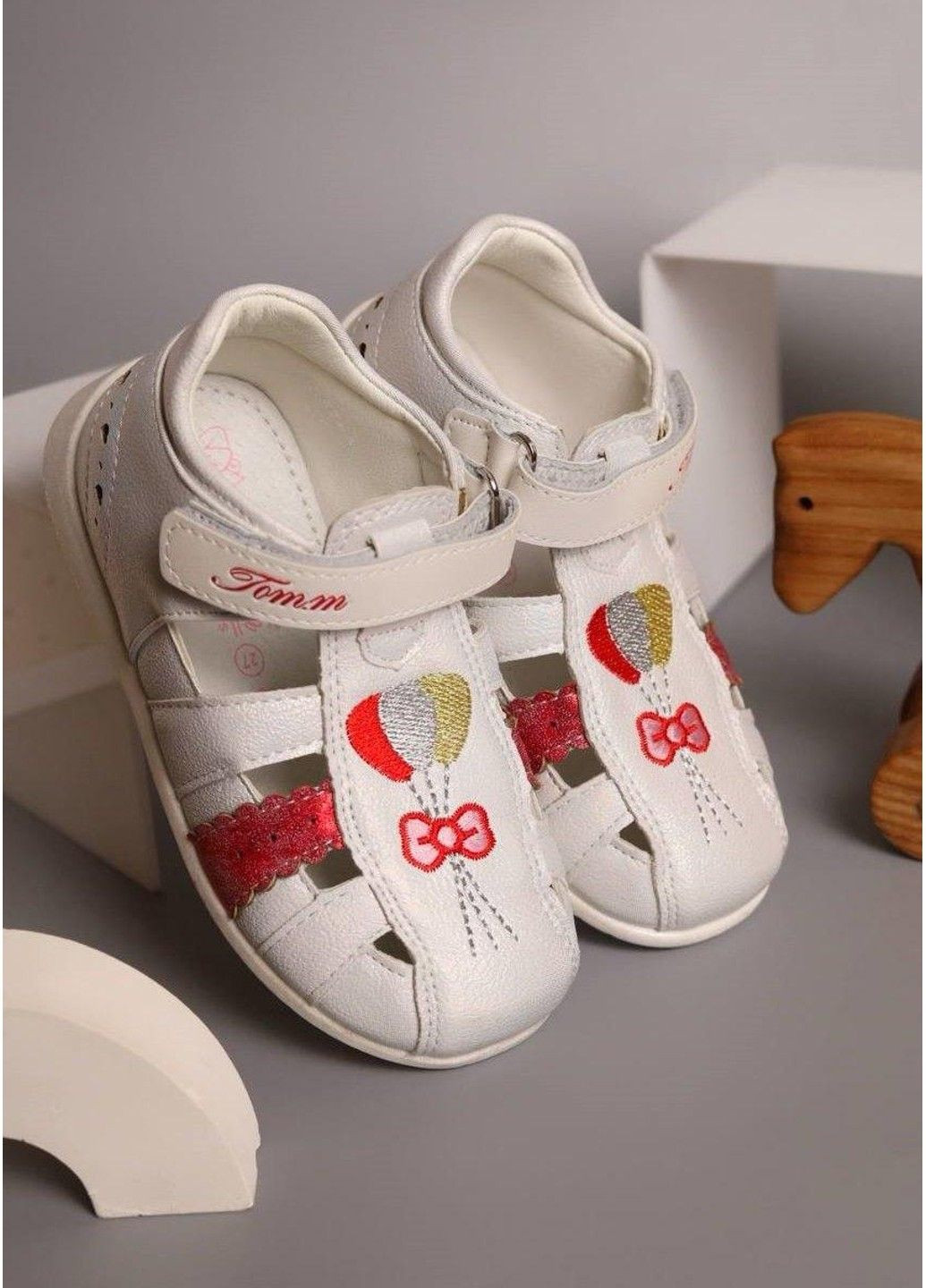 Белые босоножки детские кожаные шарики белые Tom.M
