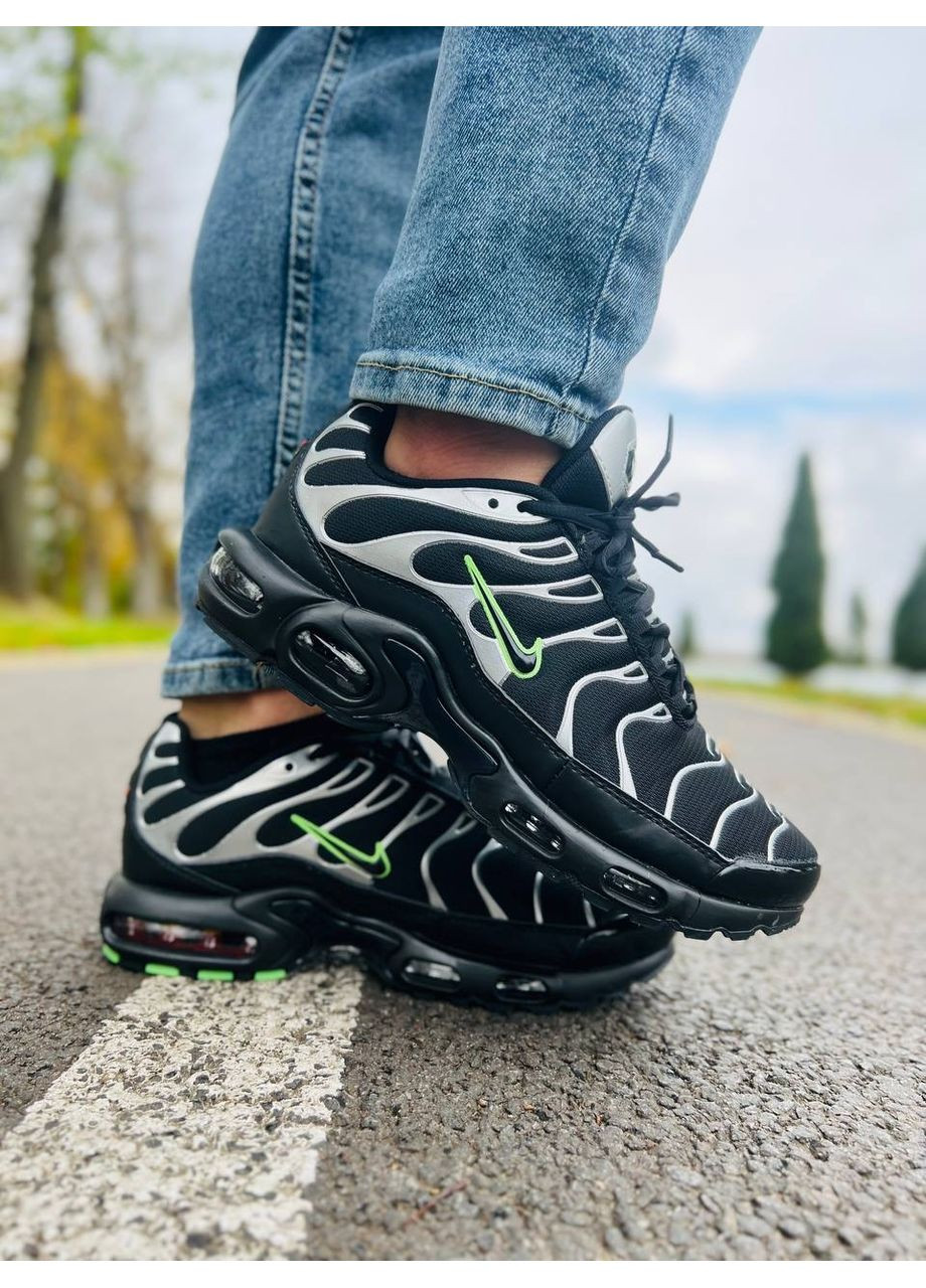 Серые демисезонные кроссовки мужские nike air max plus tn black silver green найк аир макс тн плюс No Brand