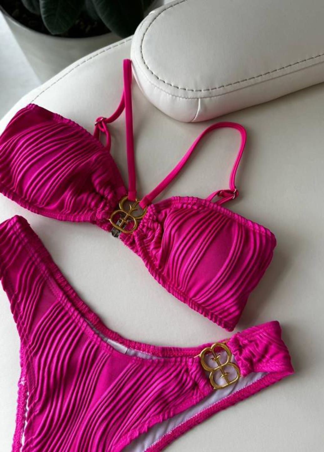 Коралловый летний женский яркий малиновый раздельный купальник с чашками. No Brand