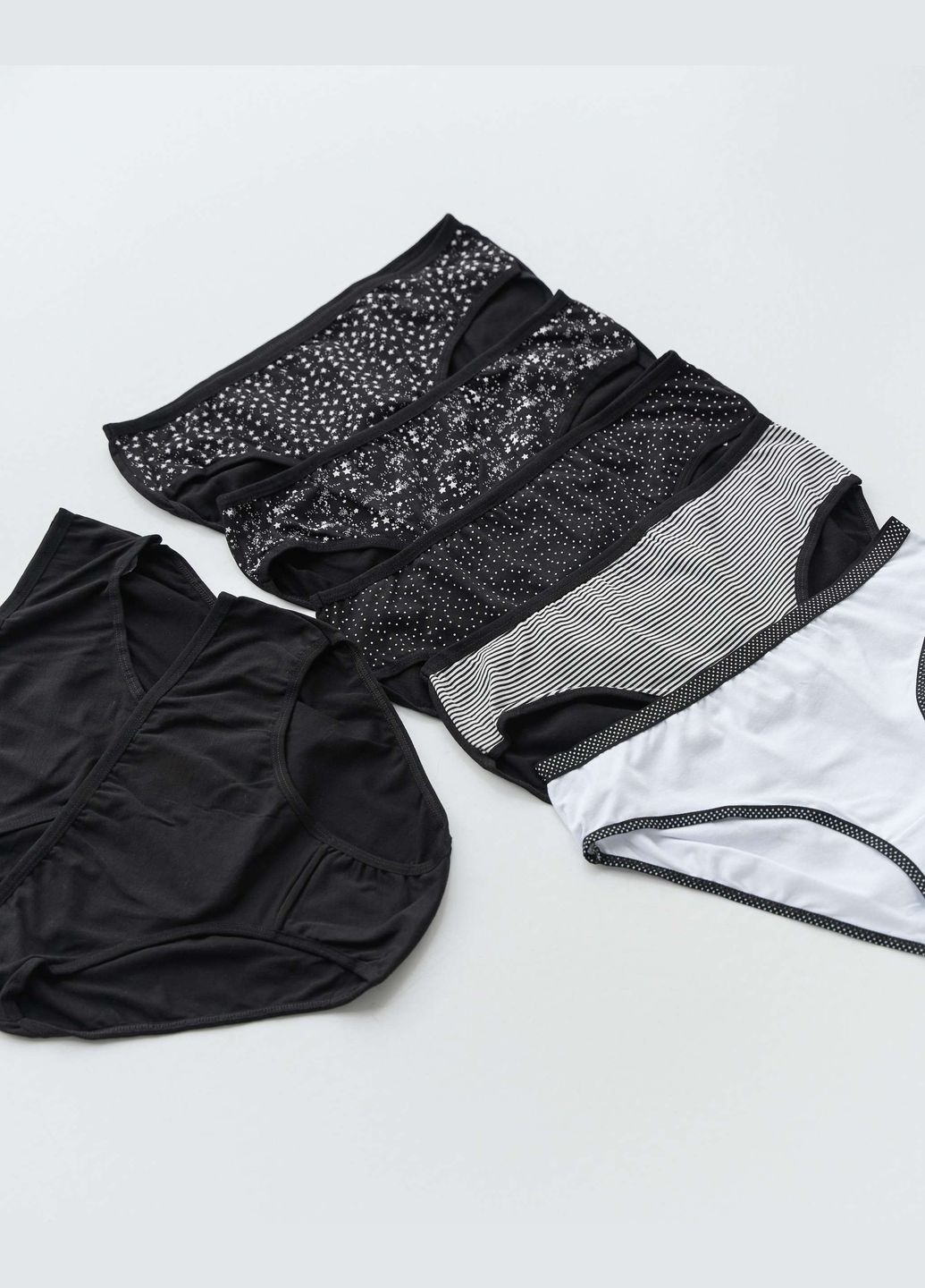 Набір жіночих трусиків тижневок батал - 7 шт Nicoletta (340276984)