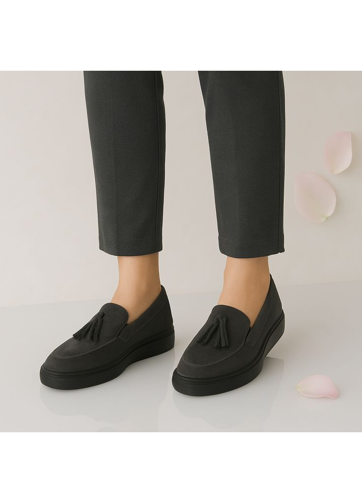 Kindzer Жіночі лофери Lux 1005 сірі демісезонні замшеві з китицями лофери сірий з натуральна замша, — демісезон (356103780)