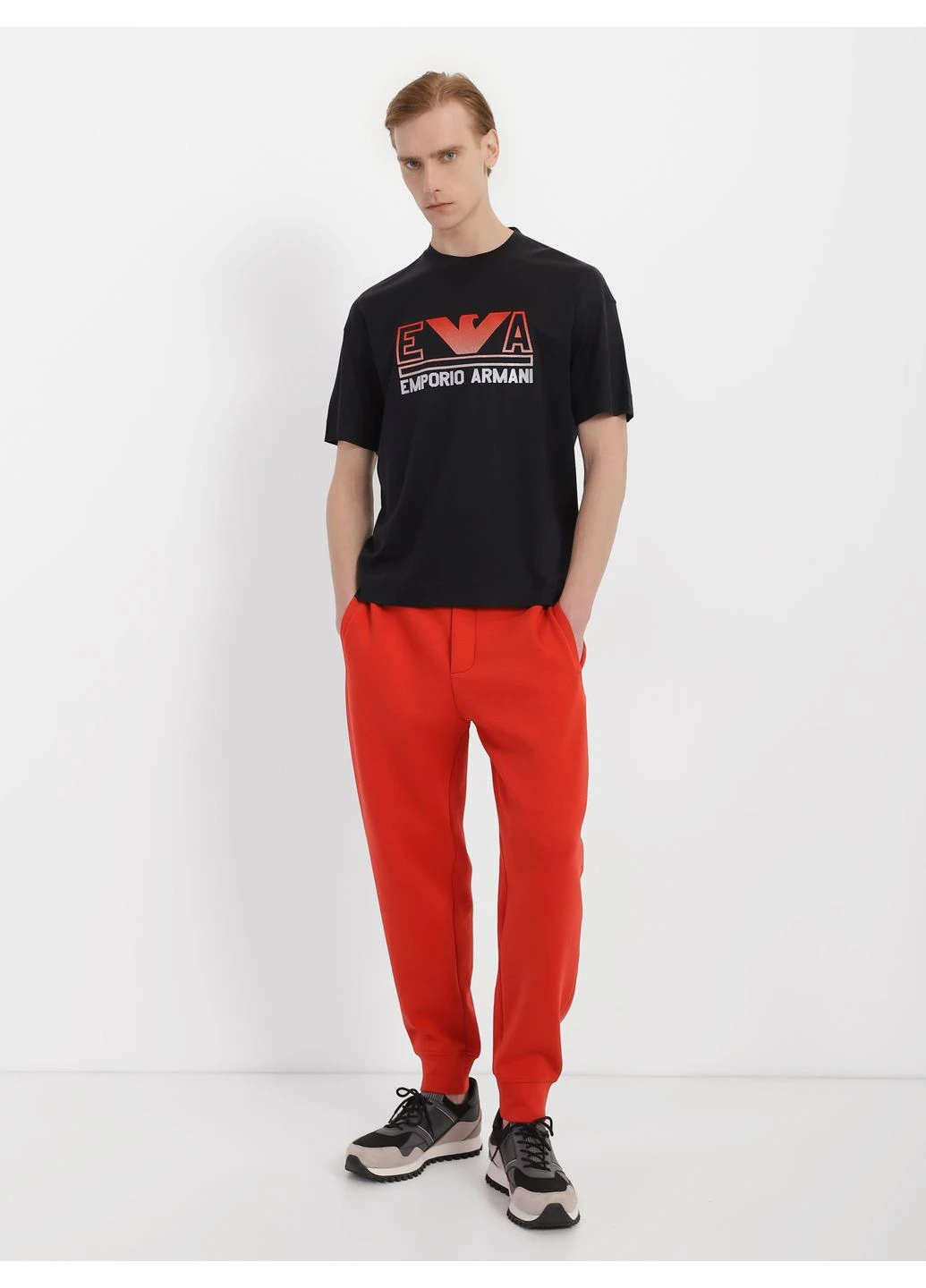 Красные кэжуал демисезонные брюки Emporio Armani