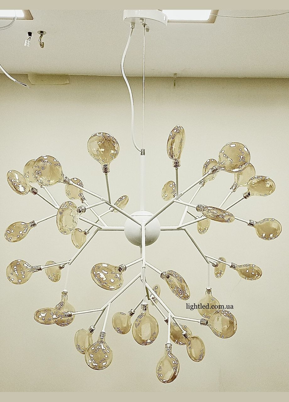 Біла люстра з скляних пелюсток на 36 ламп Petals (918-LP262-36 WH+BR) No Brand (370070100)