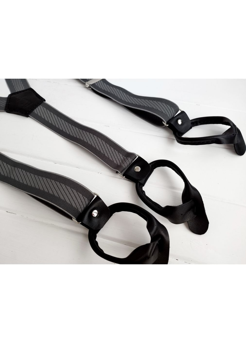 Серые подтяжки с узором на пуговицах Major Style (357206649)