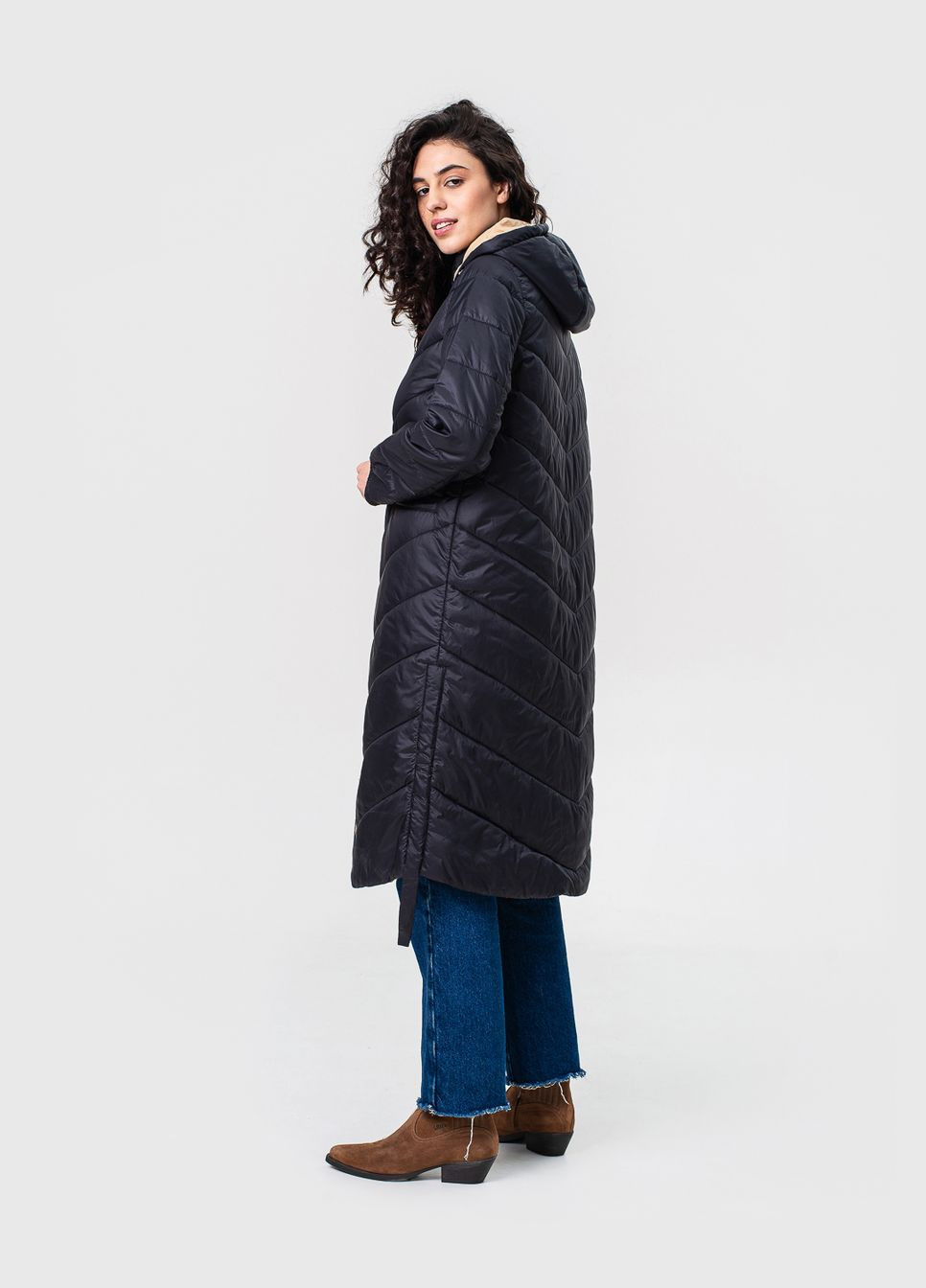 Чорна стьобане пальто модель Ziai 20494