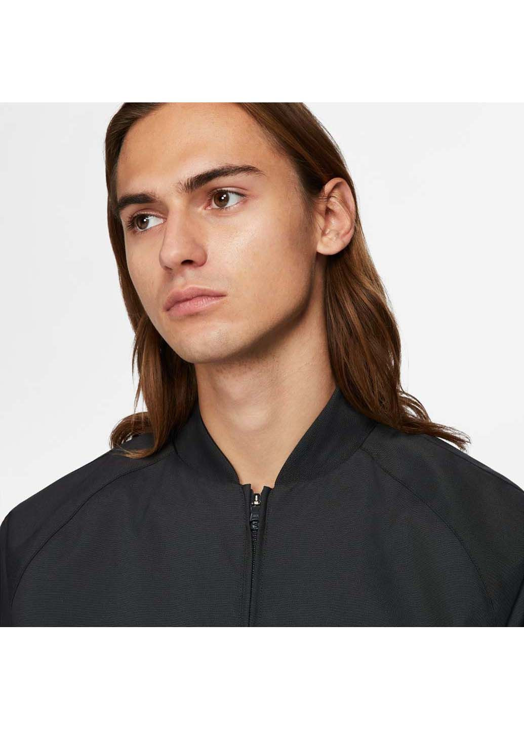 Черная демисезонная куртка мужская Nike